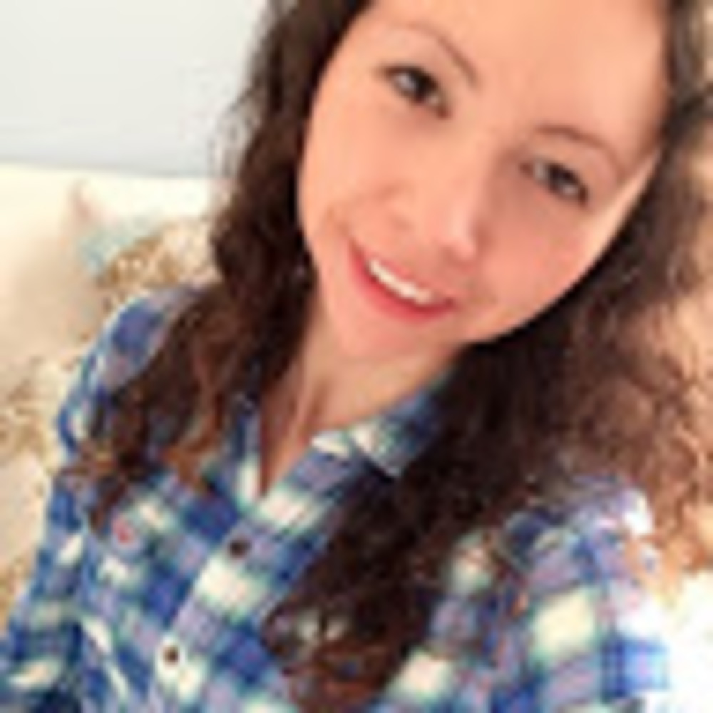 Meet your Posher, Moni